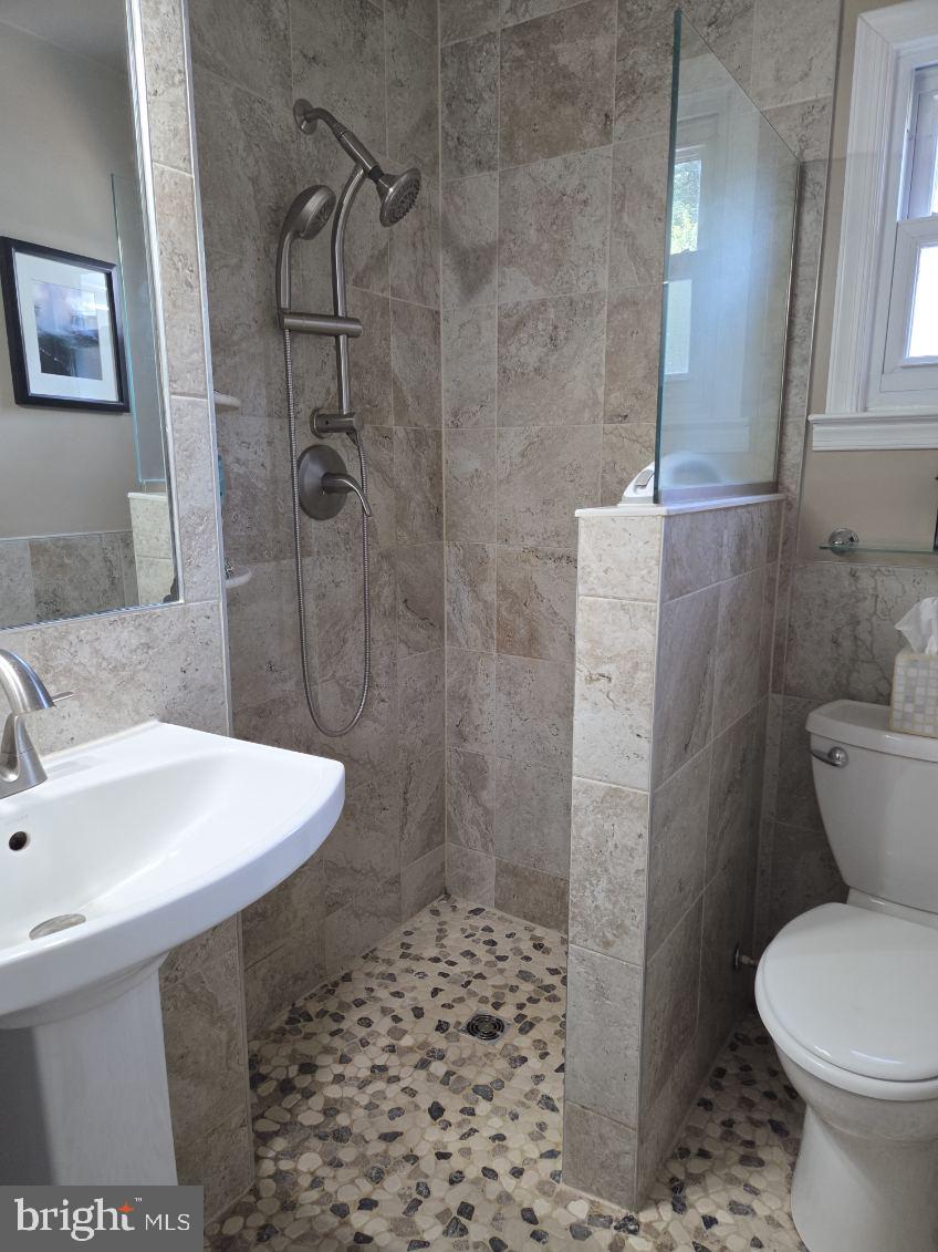 HILLSMERE SHORES - Residential