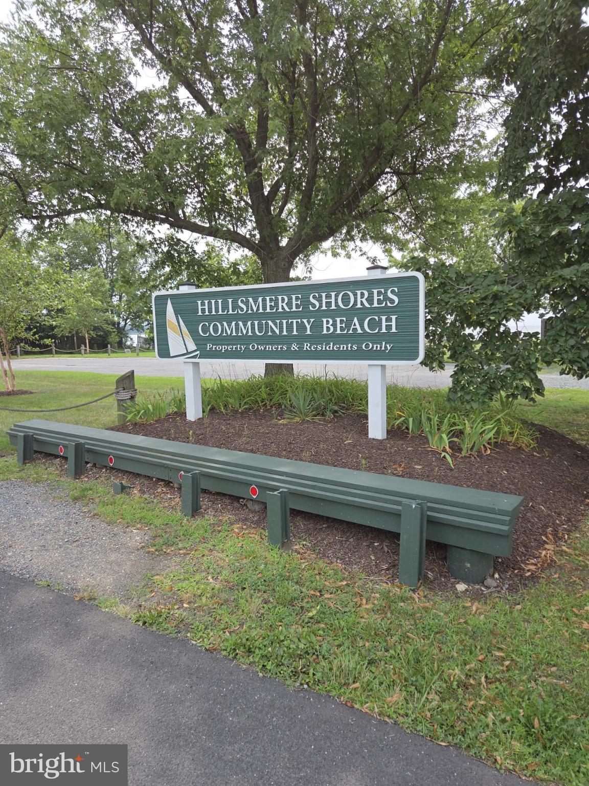 HILLSMERE SHORES - Residential