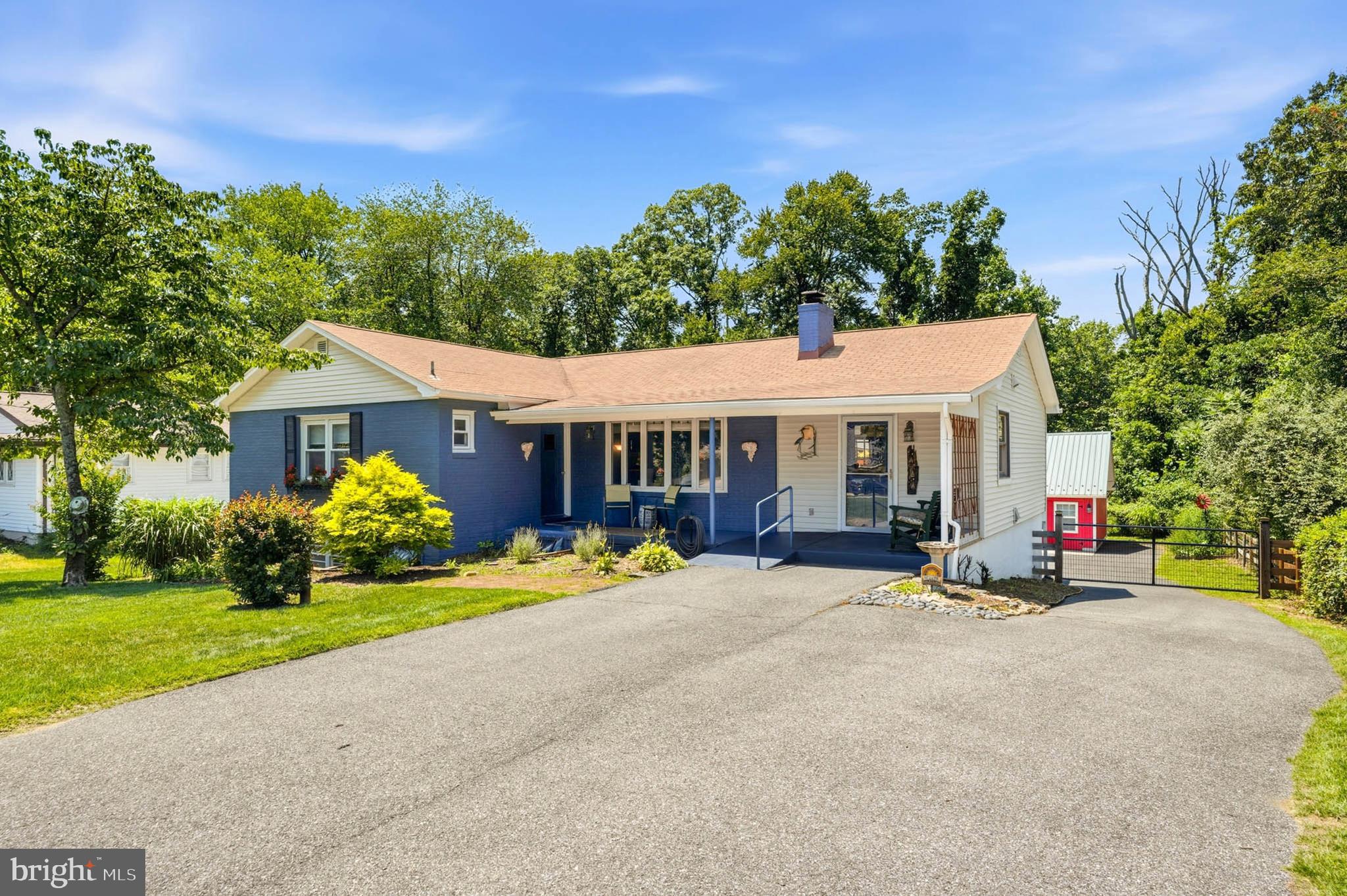 HILLSMERE SHORES - Residential