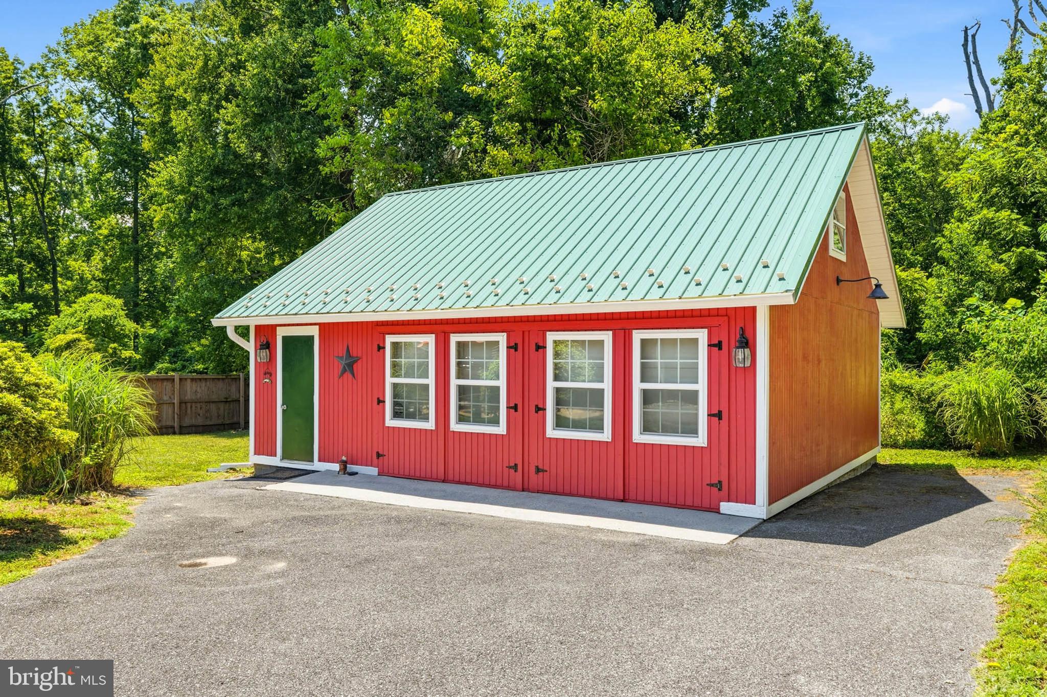 HILLSMERE SHORES - Residential