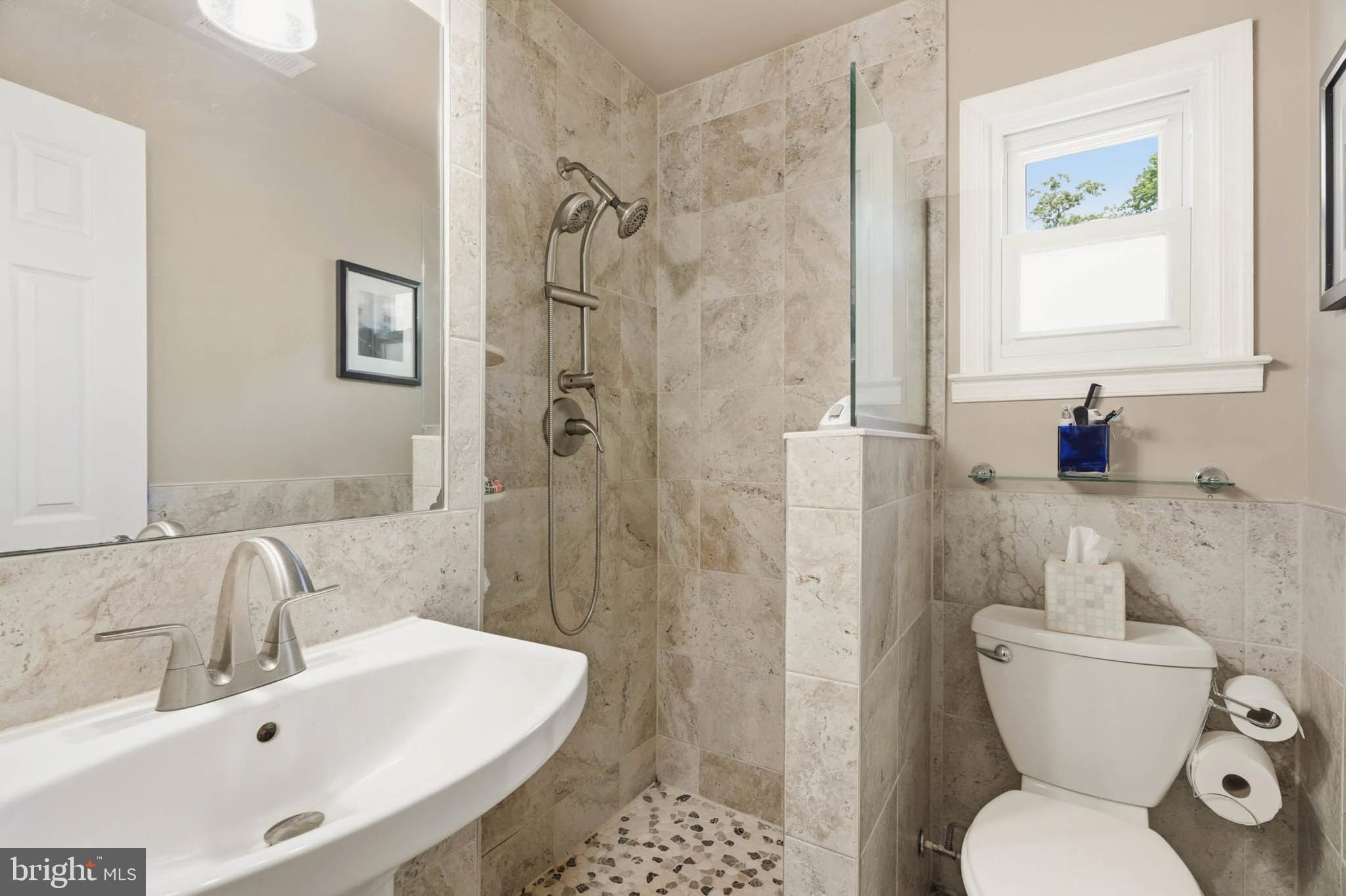 HILLSMERE SHORES - Residential