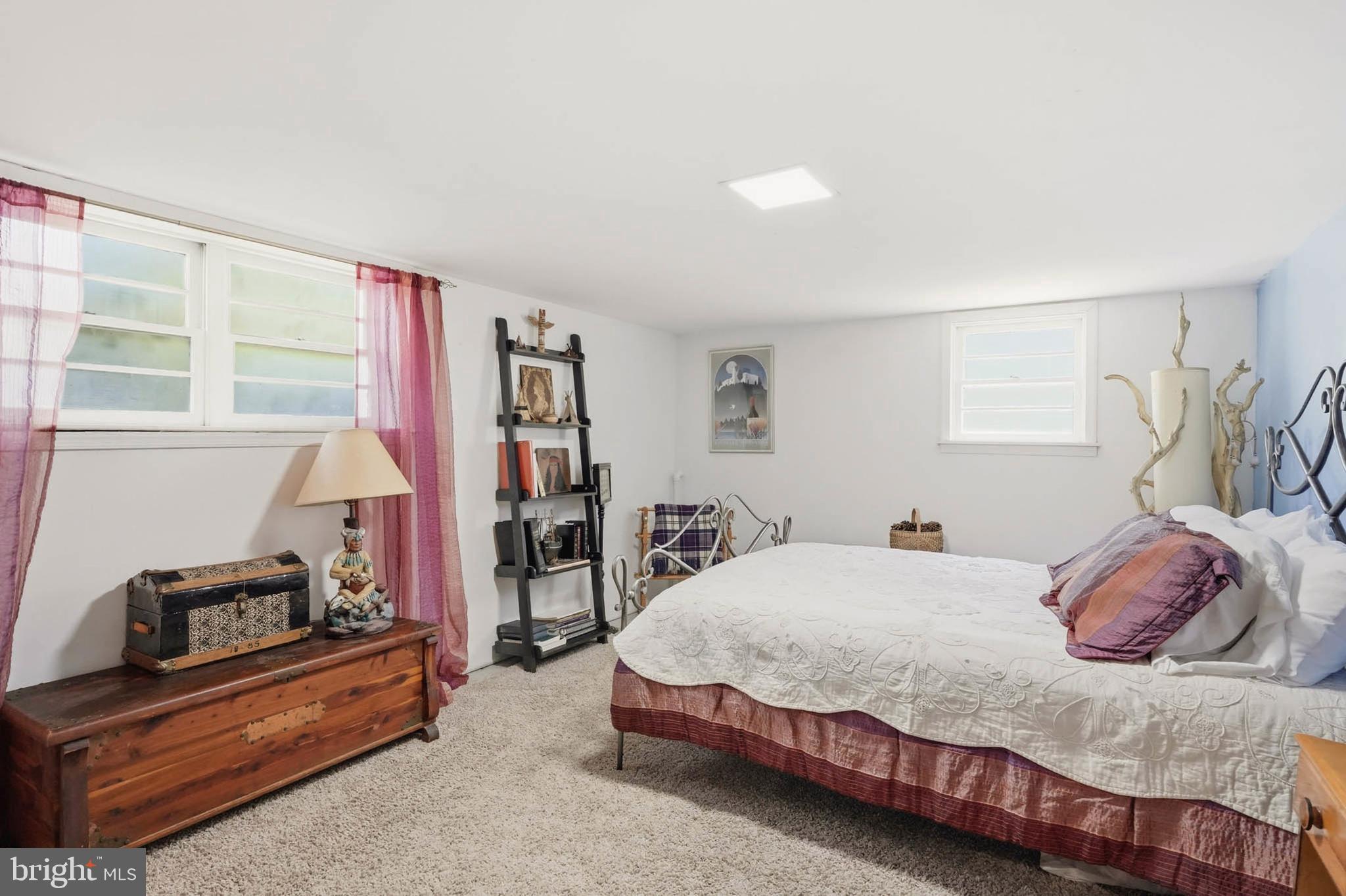 HILLSMERE SHORES - Residential