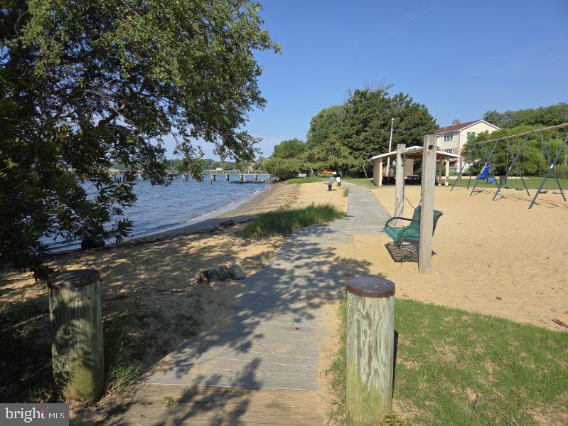 HILLSMERE SHORES - Residential