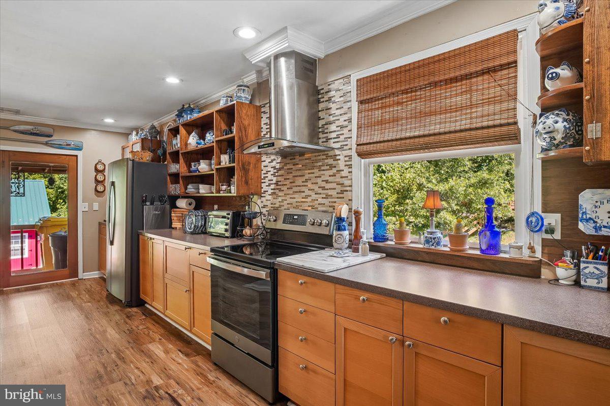 HILLSMERE SHORES - Residential