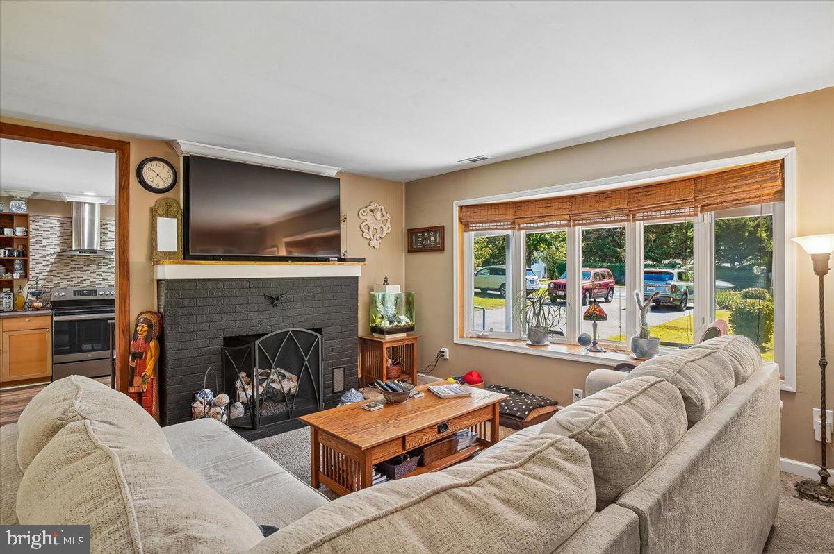 HILLSMERE SHORES - Residential