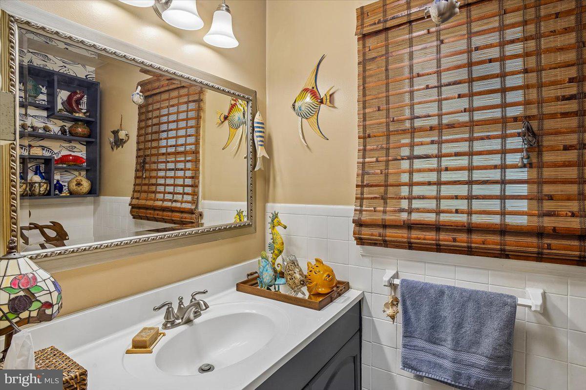 HILLSMERE SHORES - Residential