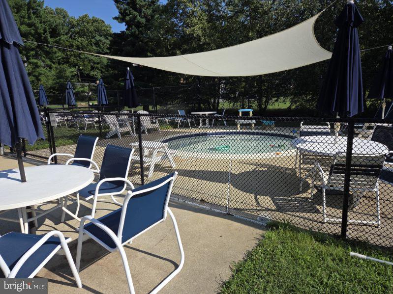 HILLSMERE SHORES - Residential