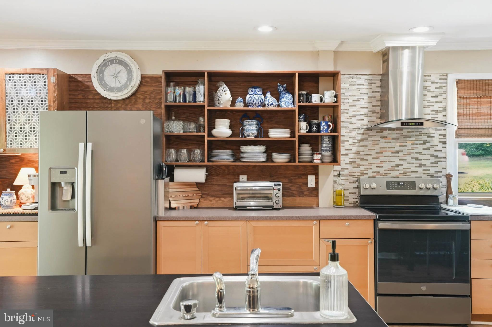 HILLSMERE SHORES - Residential