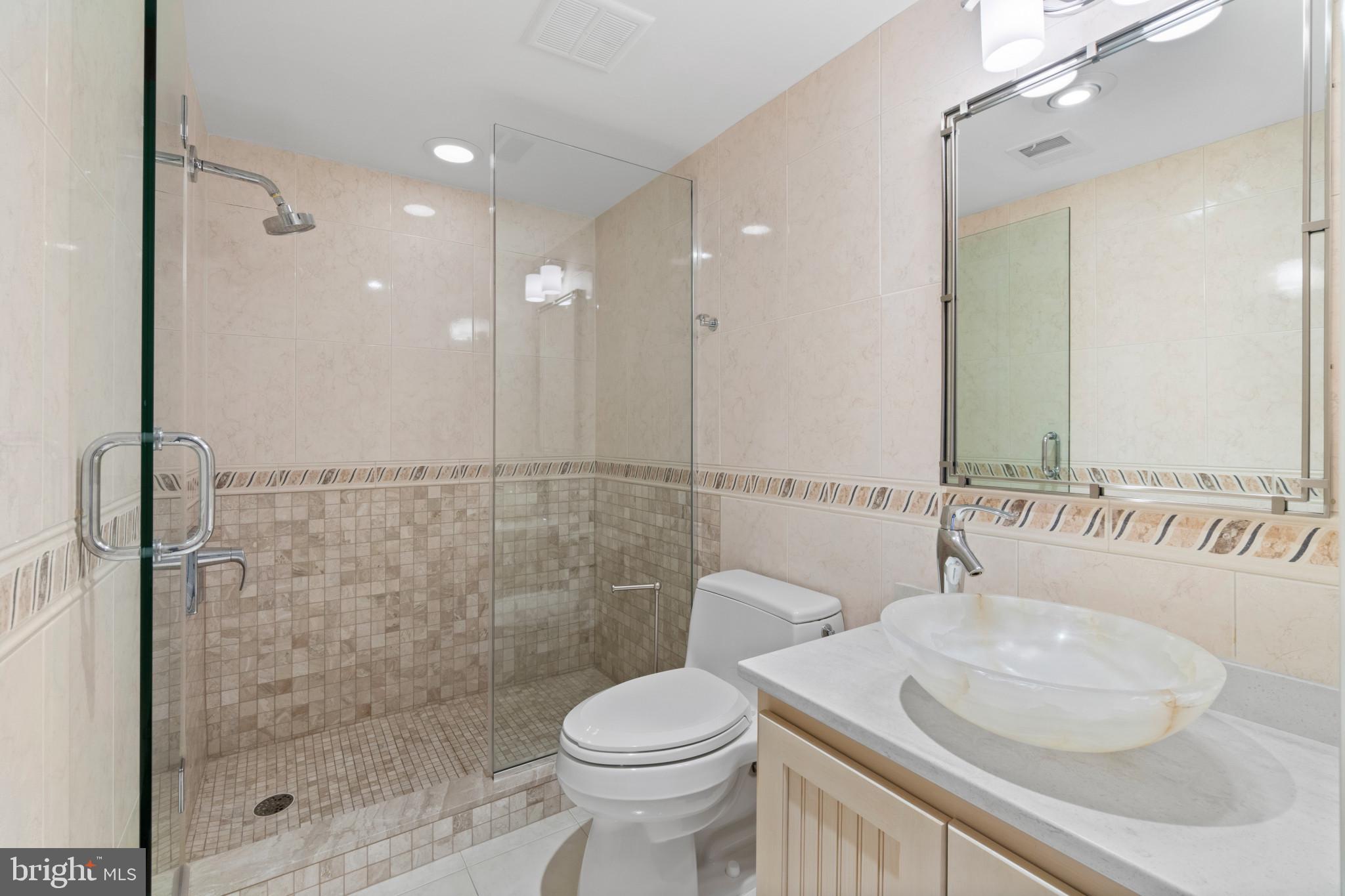 PRESIDENT POINT - Residential Lease