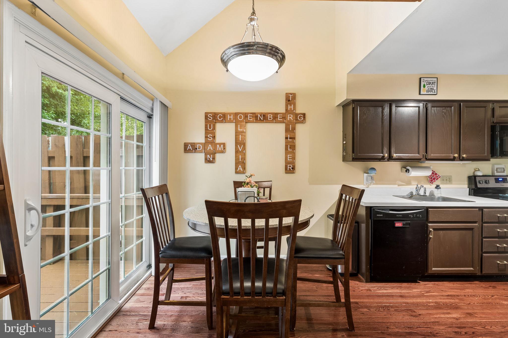 PICKERING POINTE - Residential