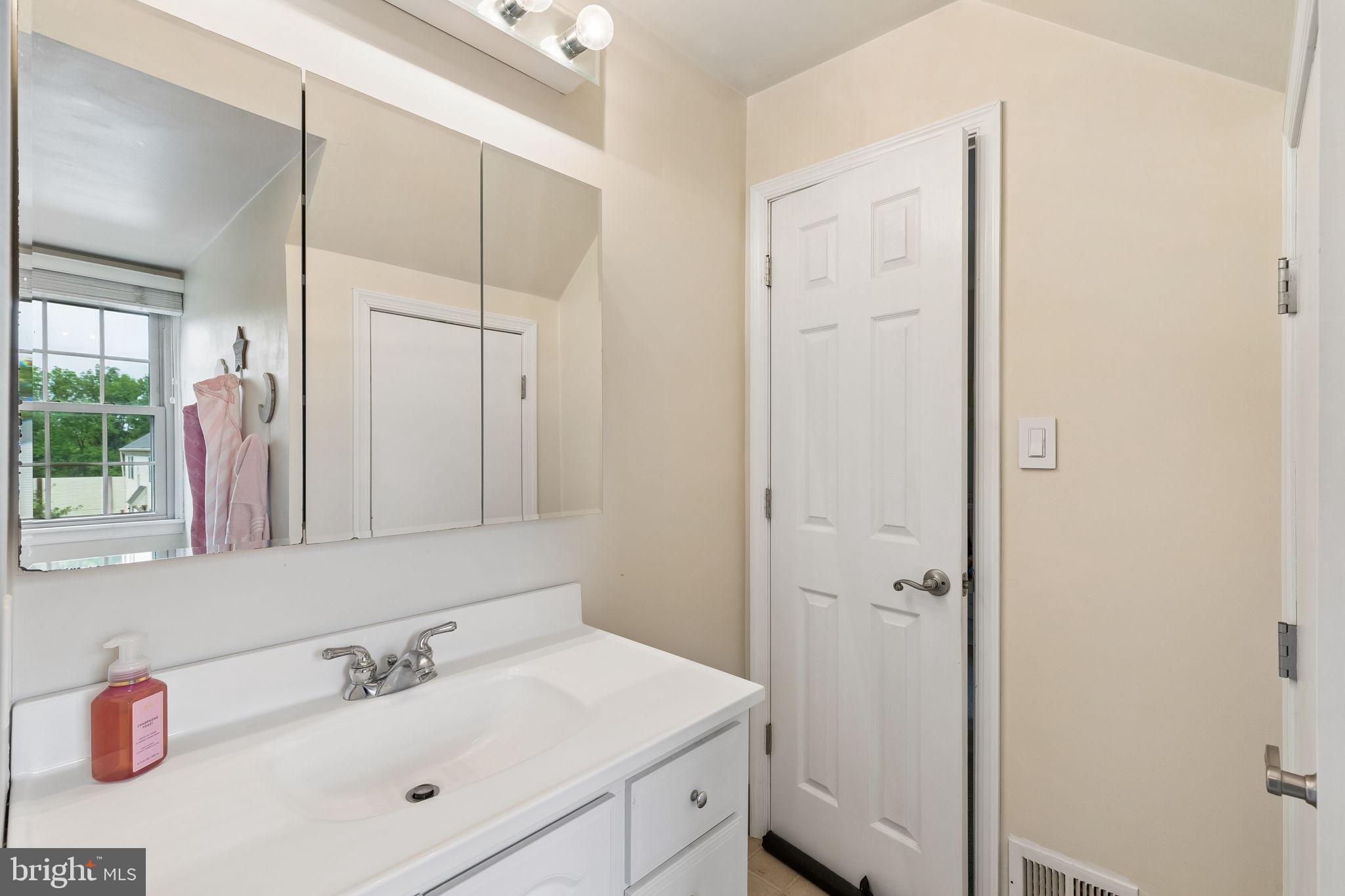 PICKERING POINTE - Residential