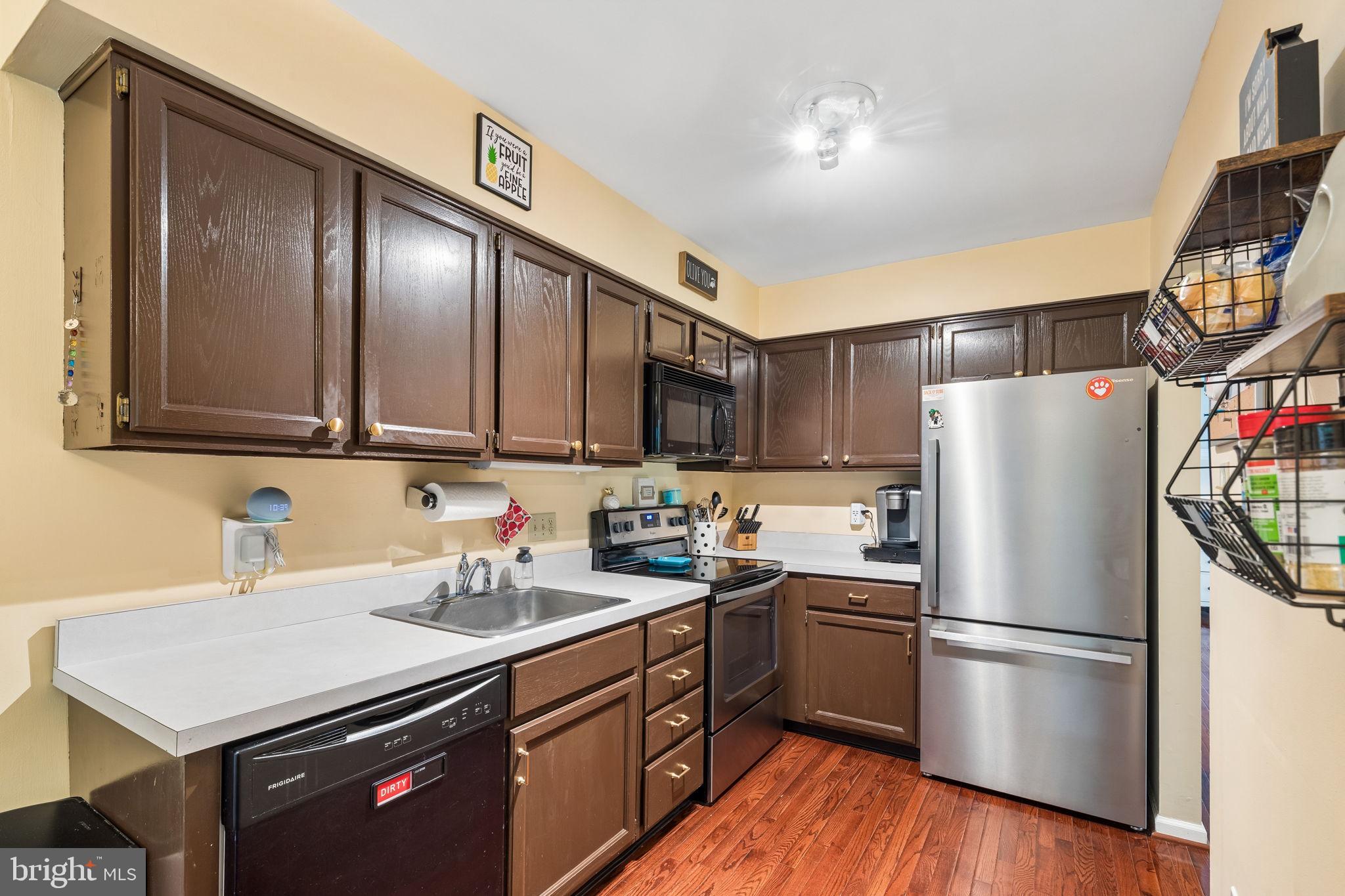 PICKERING POINTE - Residential