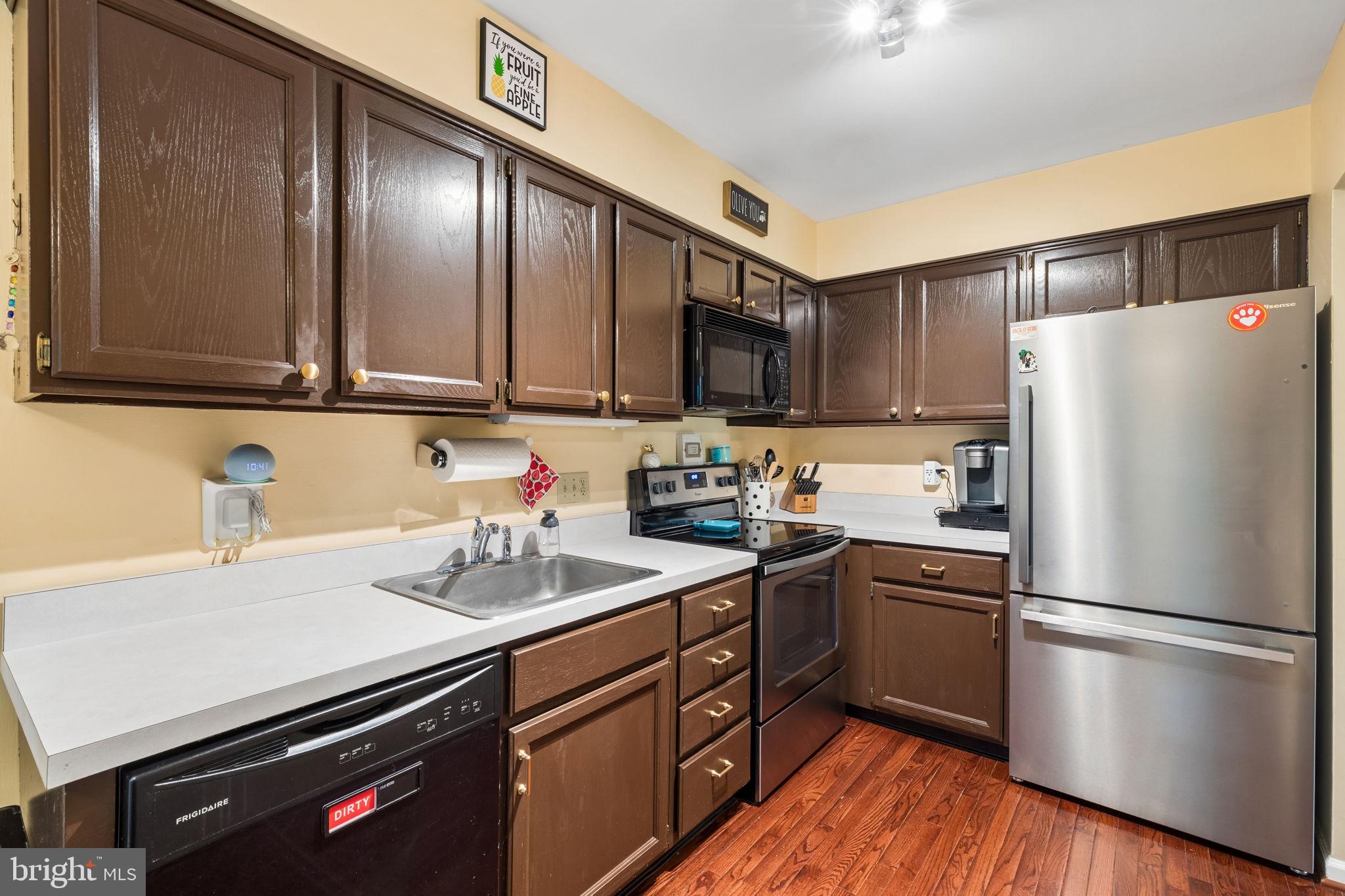 PICKERING POINTE - Residential