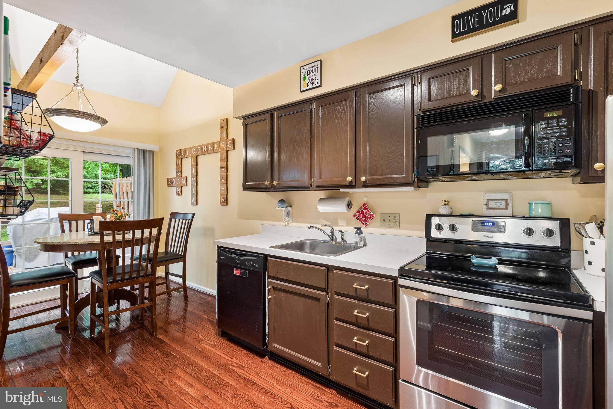 PICKERING POINTE - Residential
