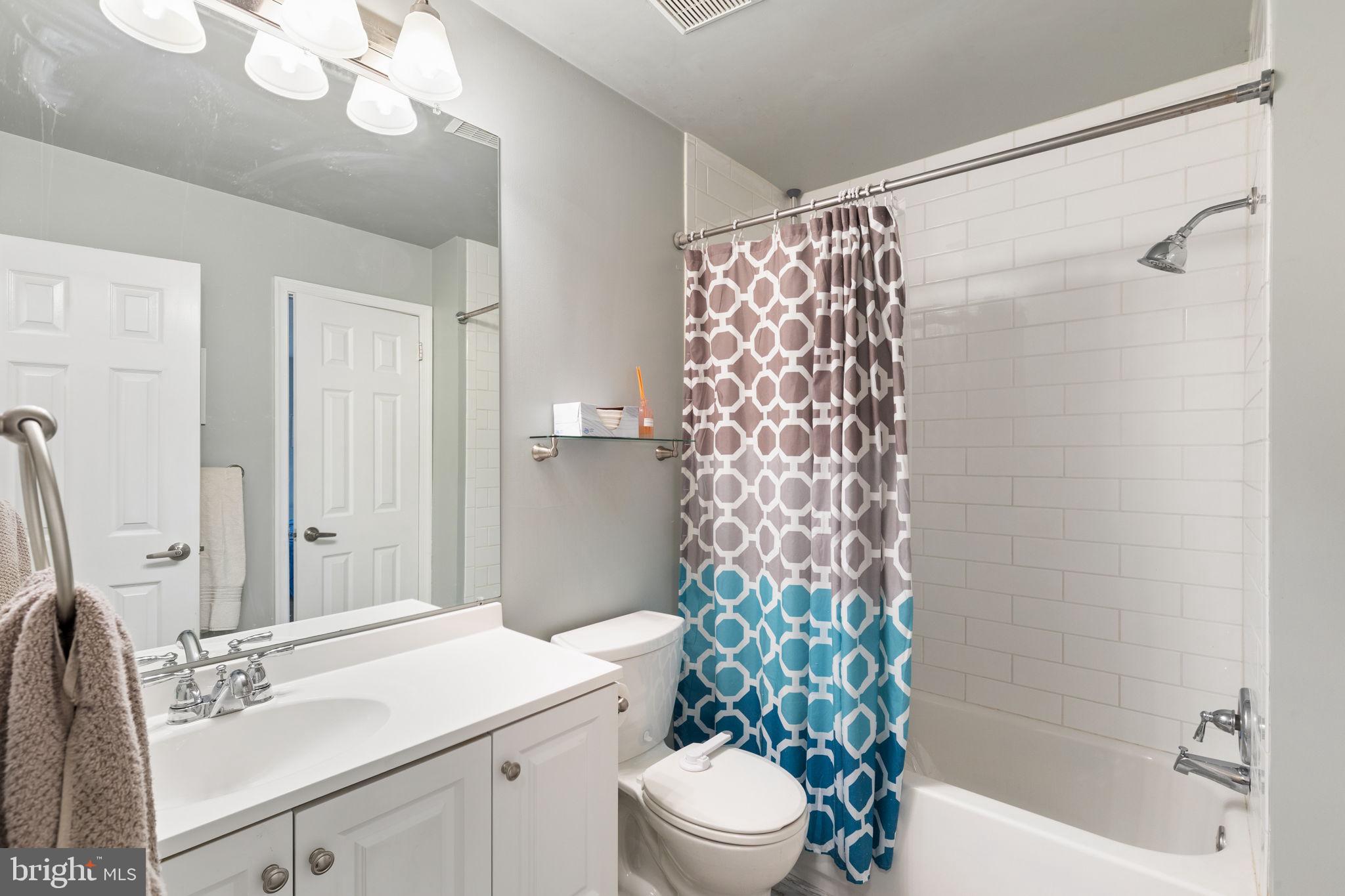 PICKERING POINTE - Residential