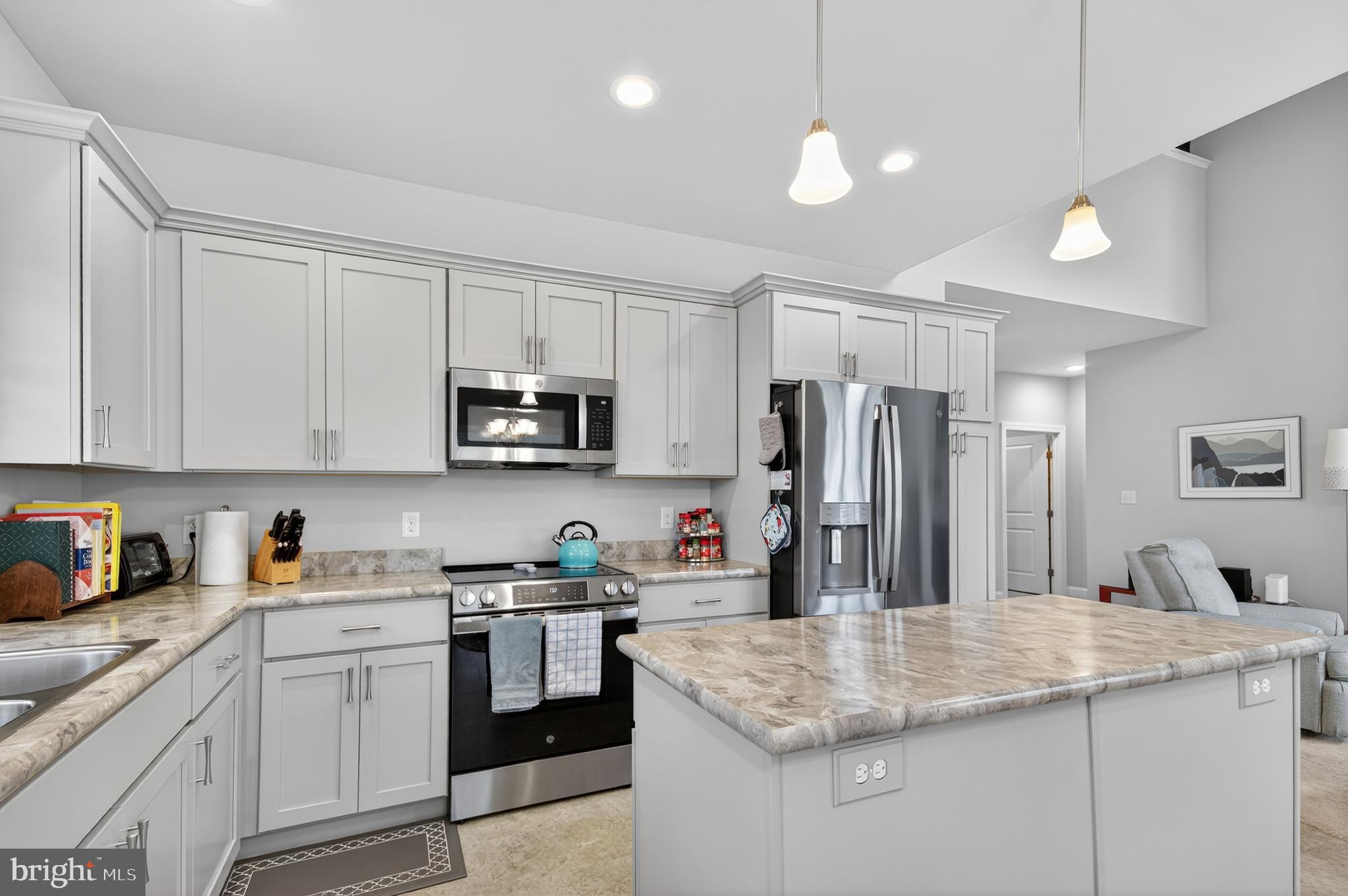 SUMMERS GATE - Residential