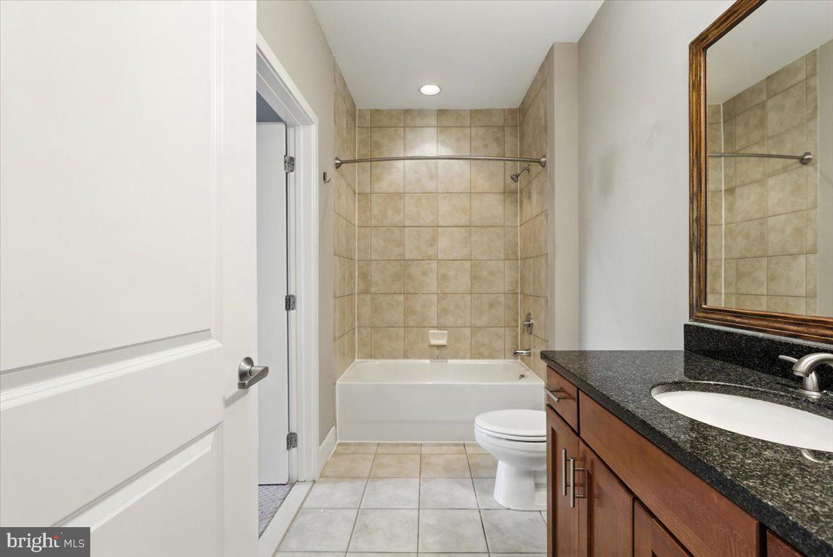 1800 WILSON - Residential Lease