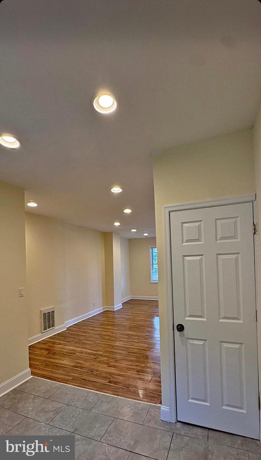 ELMWOOD PARK - Residential