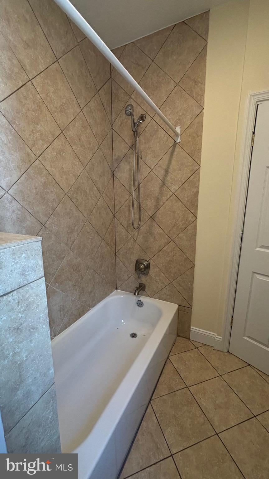 ELMWOOD PARK - Residential
