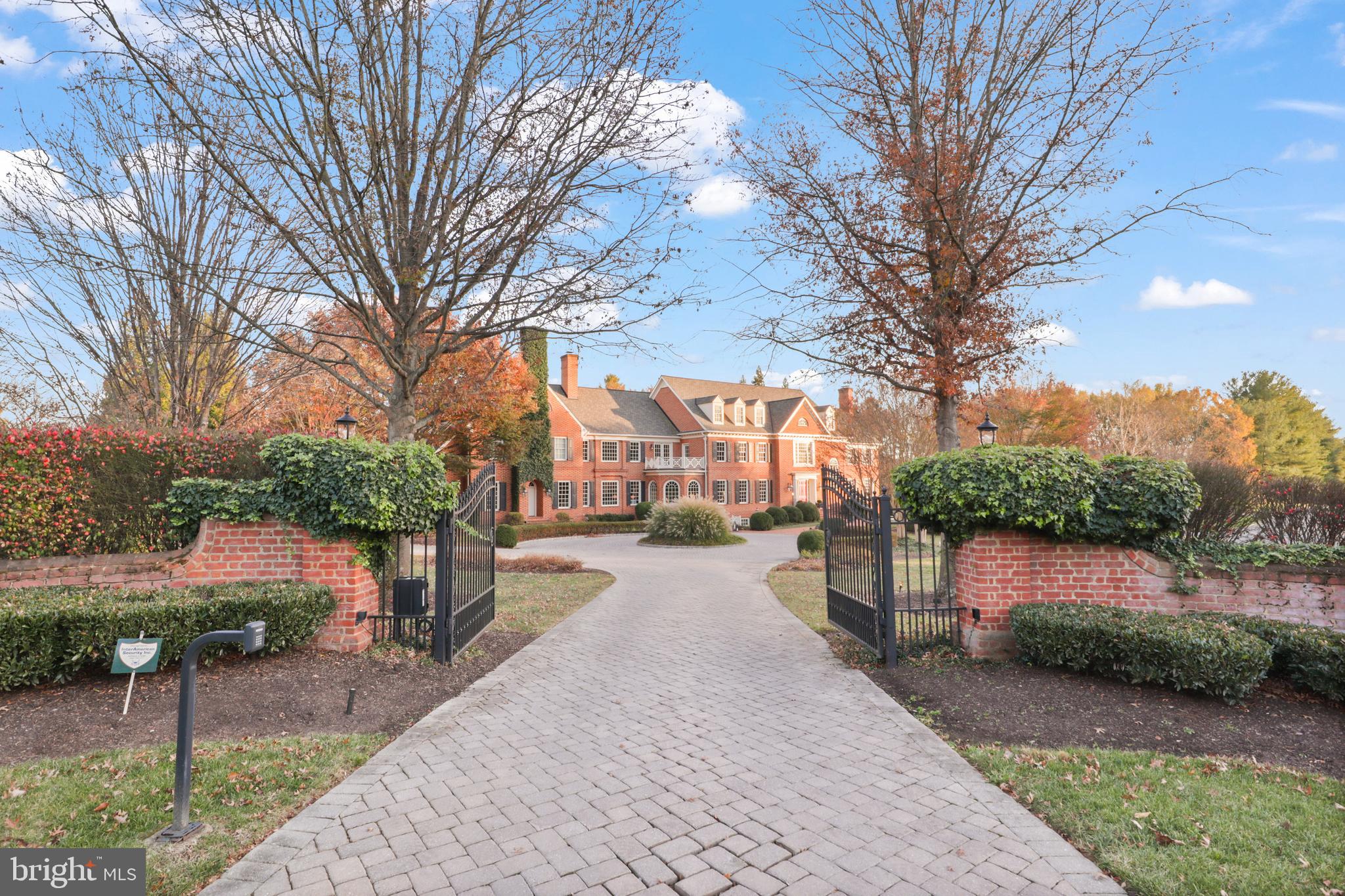 SADDLE RIDGE - Residential