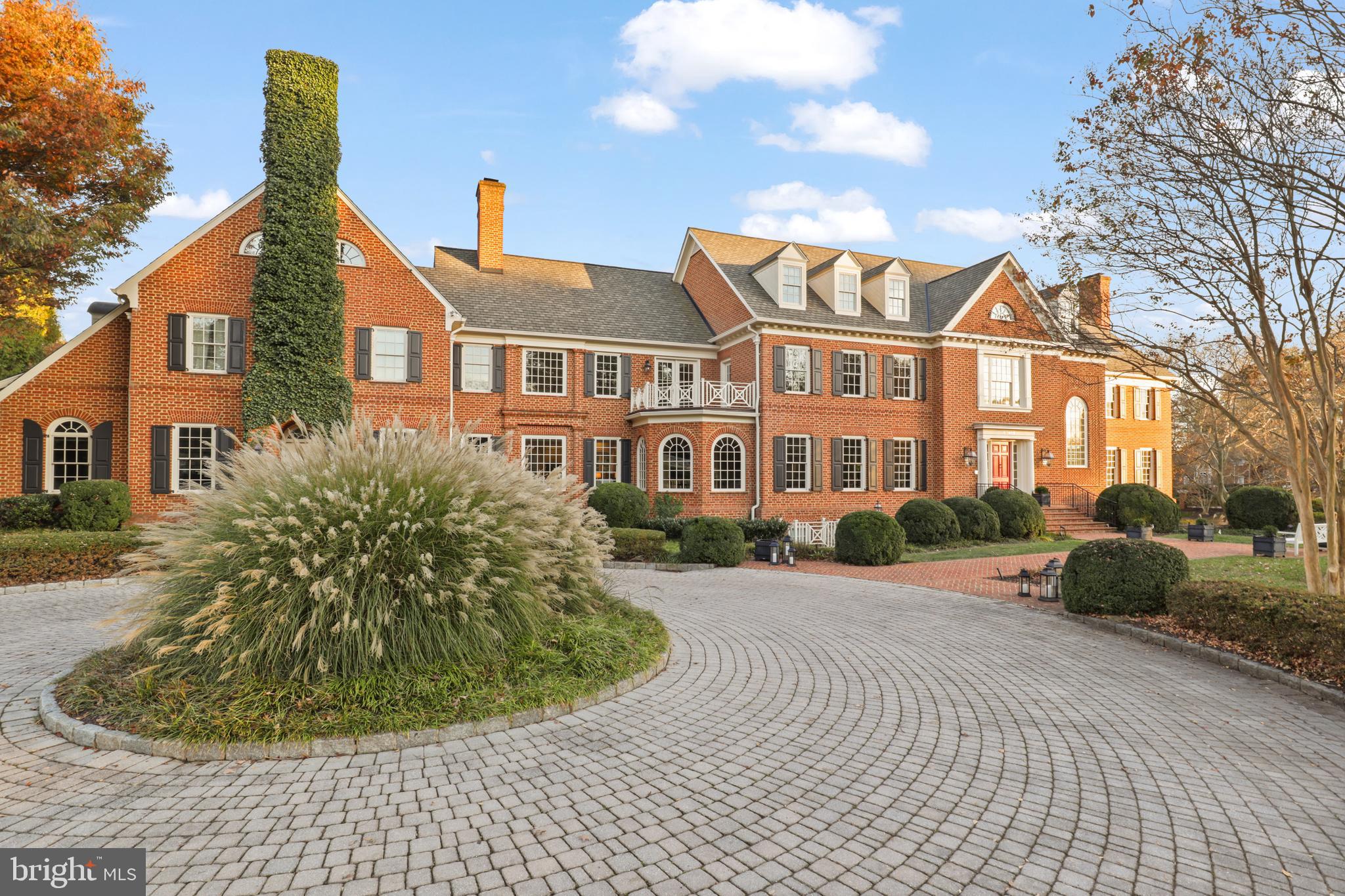 SADDLE RIDGE - Residential