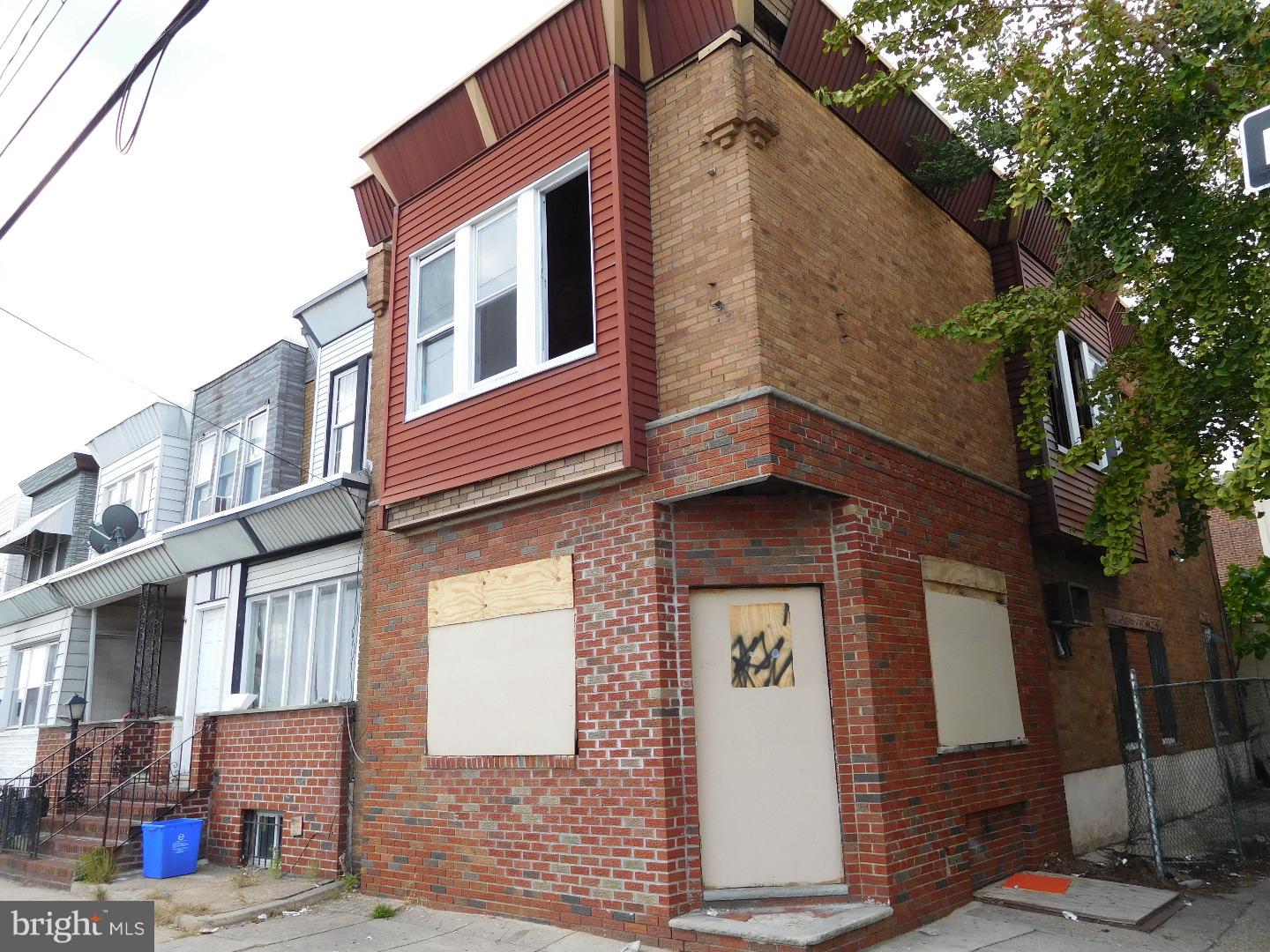4 bedroom  house that is in fair condition. off All offers will be presented, $2,500 certified deposit and proof of funds will be required. AS IS Addendum and buyer will be responsible for u/o. Seller is equitable owner. Recommend to use assurance abstract for tile This is an assignment transaction. Cash or hard money financing only. All offers will be presented