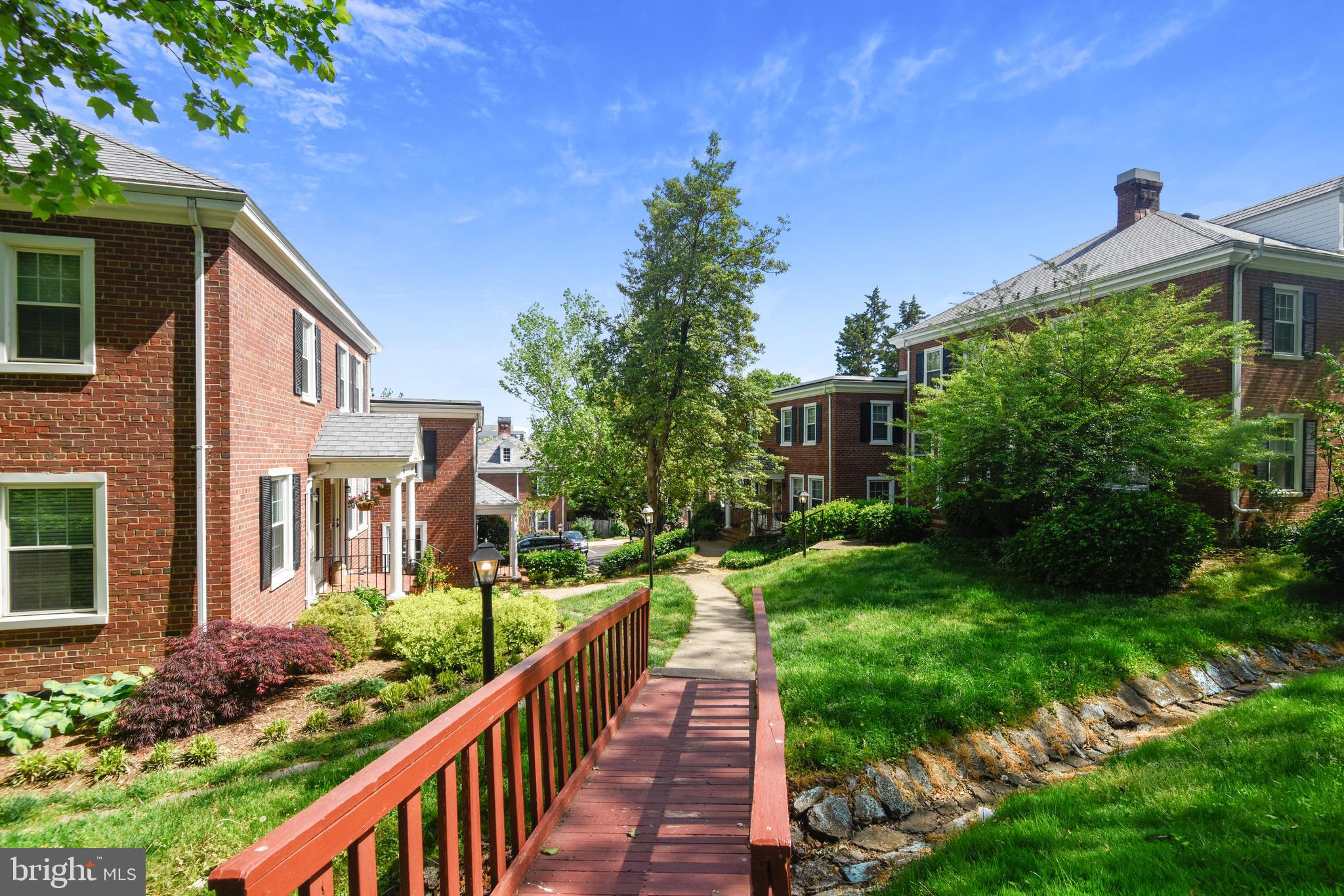 FAIRLINGTON COMMONS - Residential