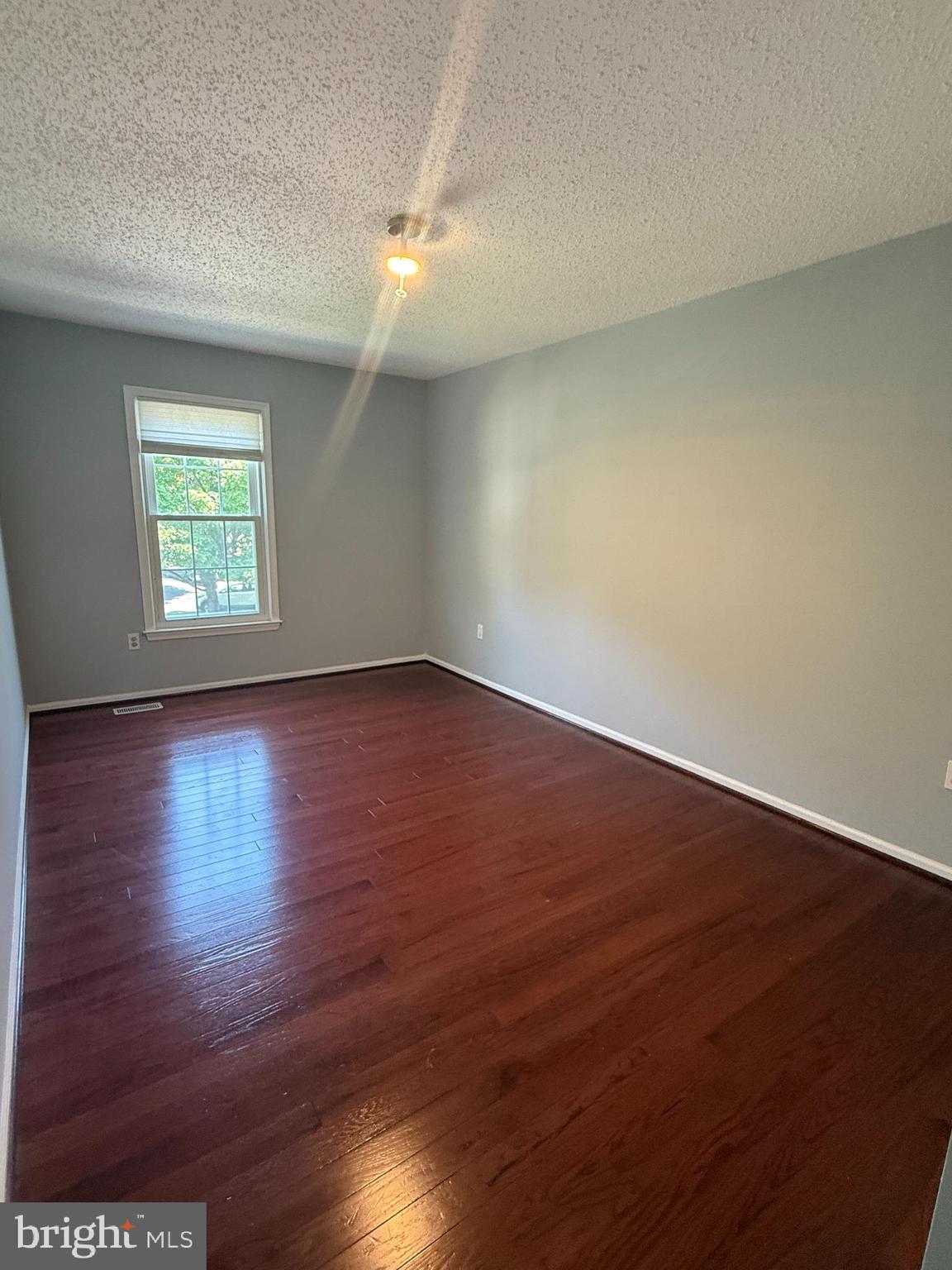 MIDDLEBRIDGE - Residential