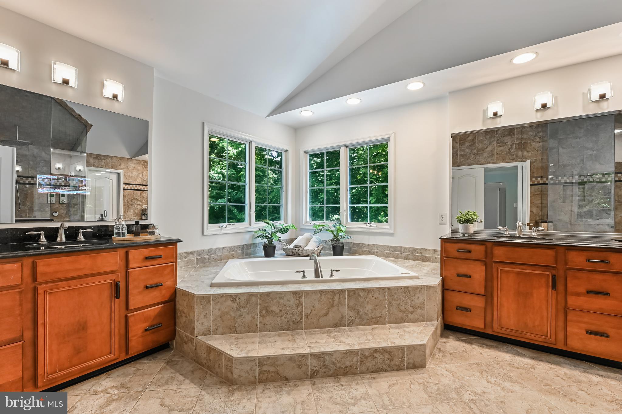 ANNAPOLIS PRESERVE - Residential