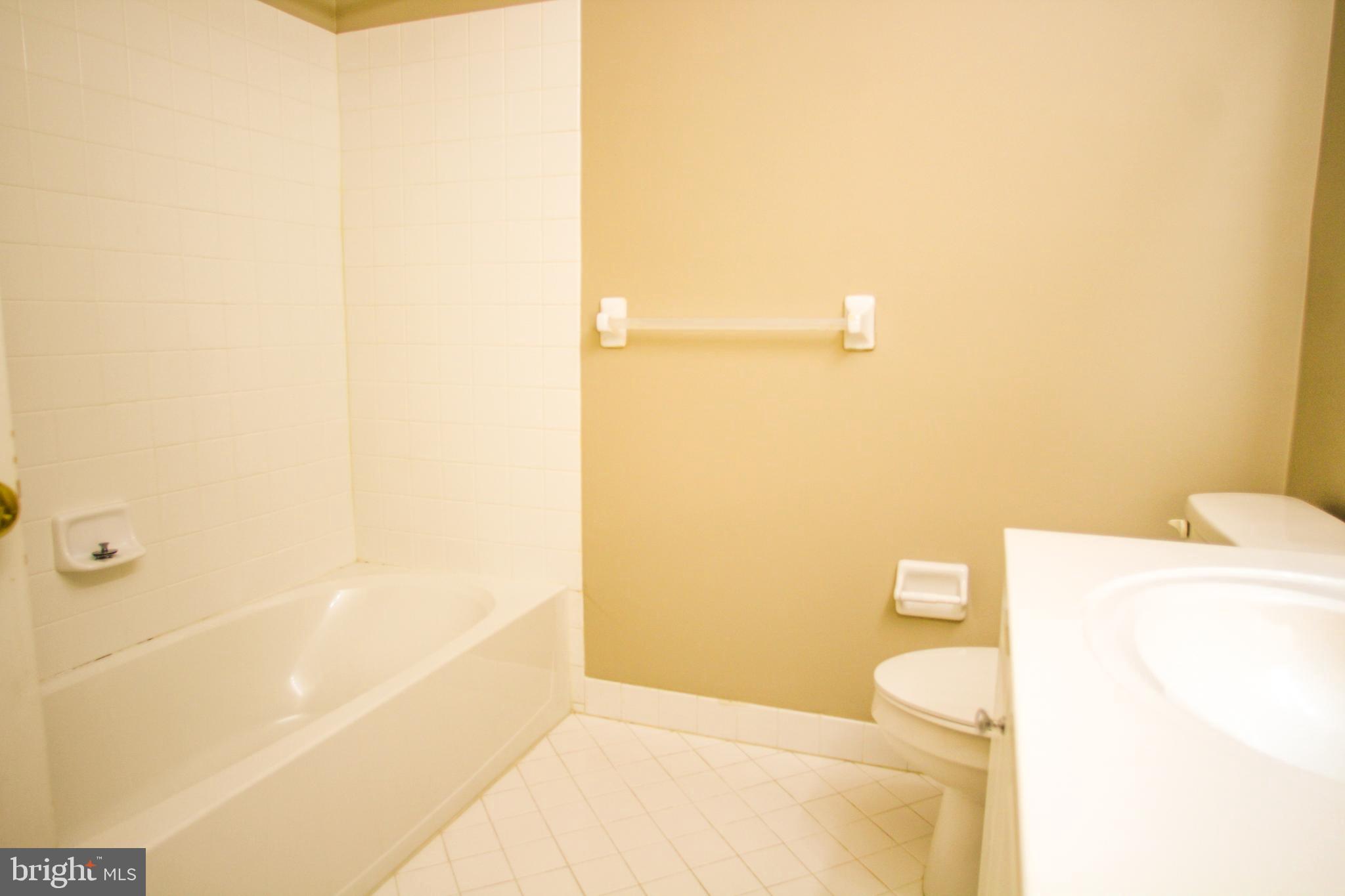 WHITELAND WOODS - Residential Lease