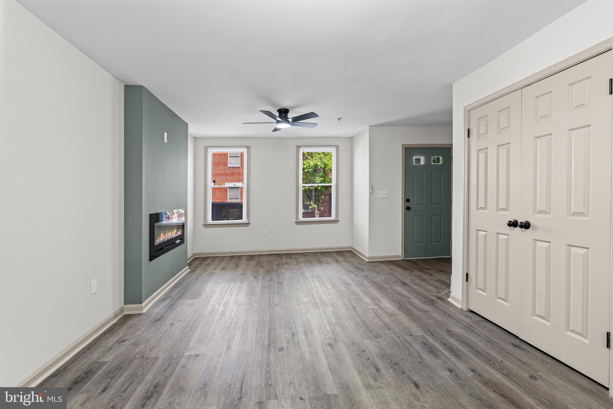 SANDTOWN-WINCHESTER - Residential