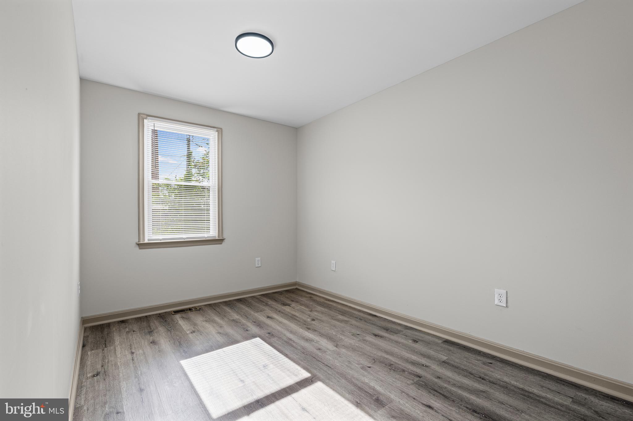 SANDTOWN-WINCHESTER - Residential
