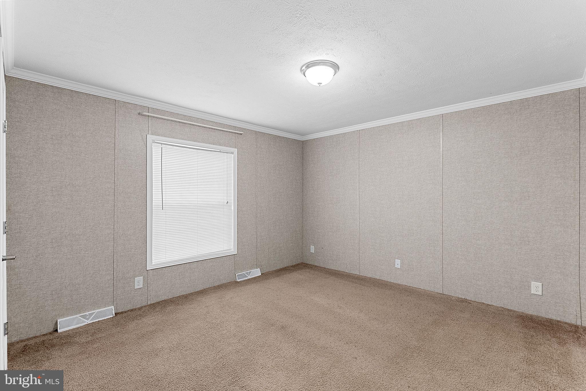 REGENCY LAKES - Residential