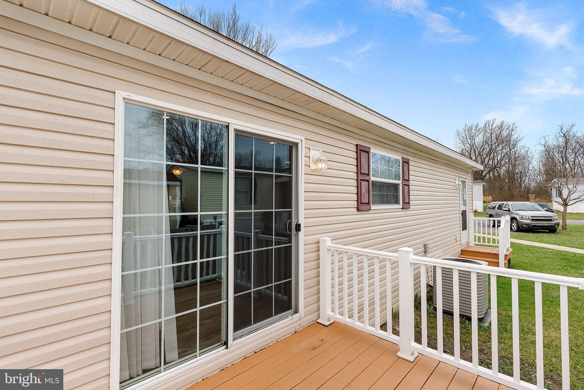 REGENCY LAKES - Residential