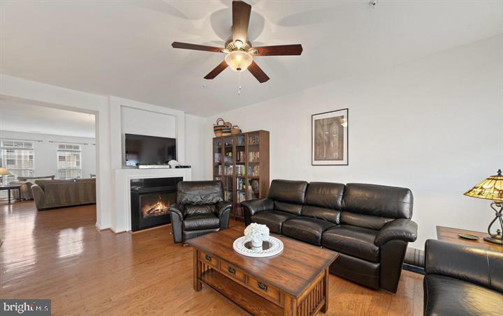 MARKET CENTER CONDOMINIUM - Residential Lease