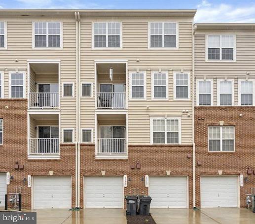 MARKET CENTER CONDOMINIUM - Residential Lease