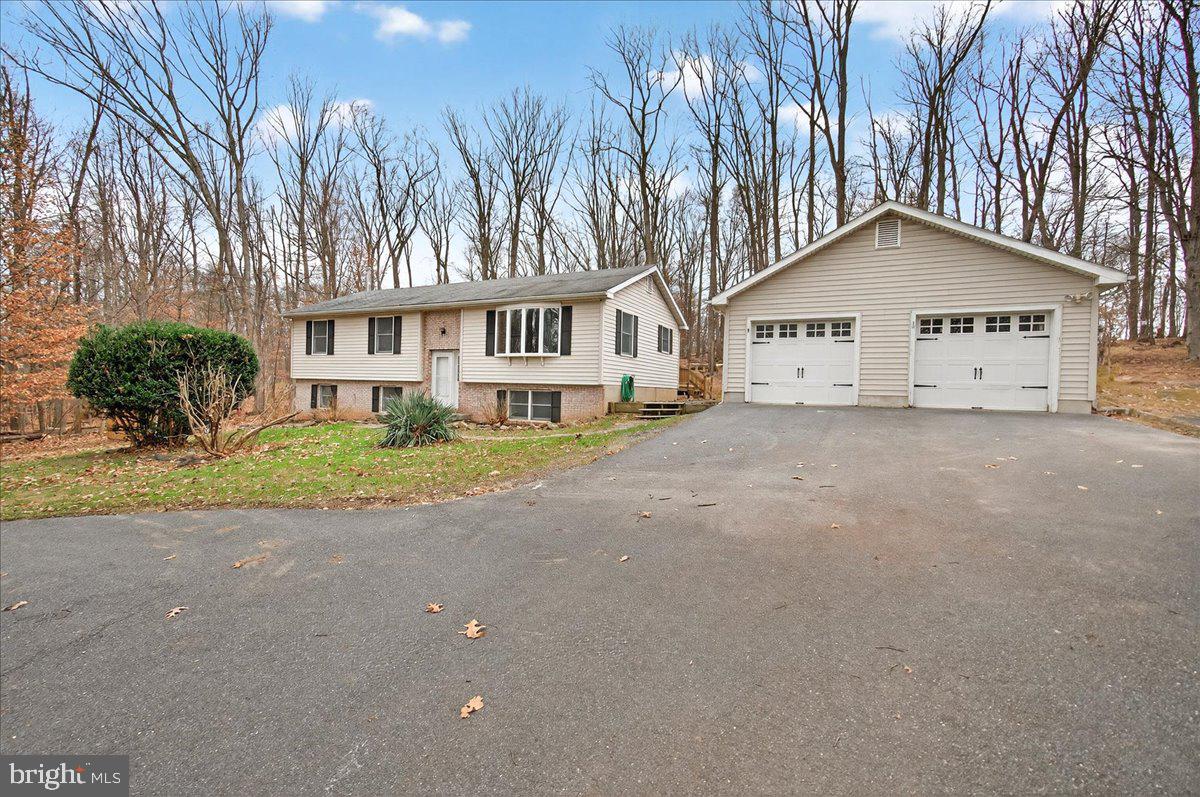 Welcome to 9505 Cabbage Run Road in Frederick!