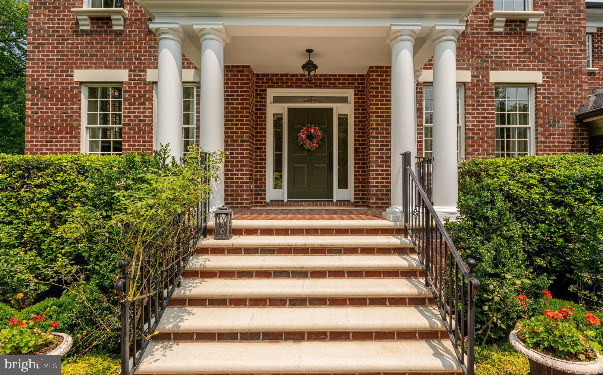 LANGLEY FOREST - Residential