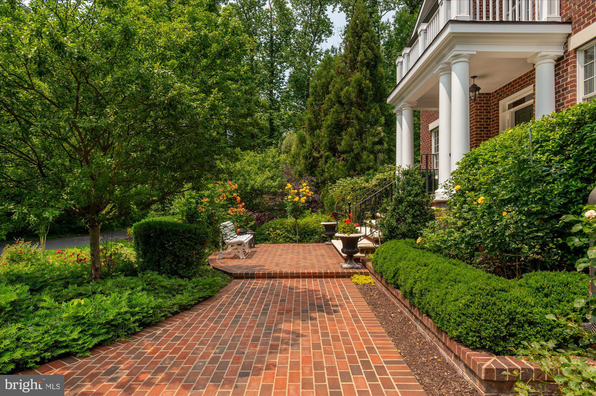 LANGLEY FOREST - Residential