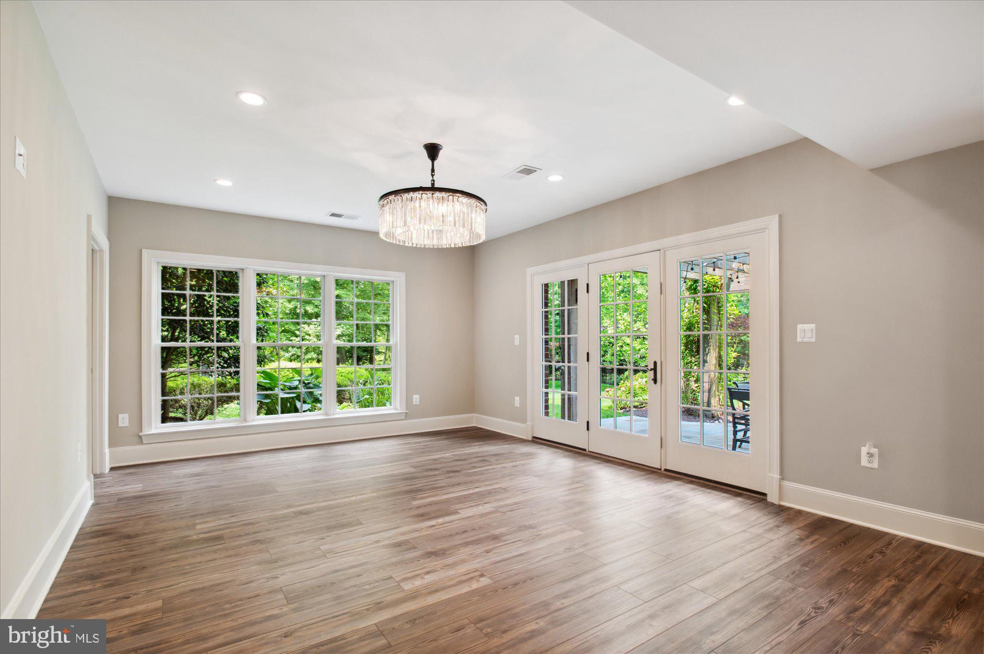 LANGLEY FOREST - Residential