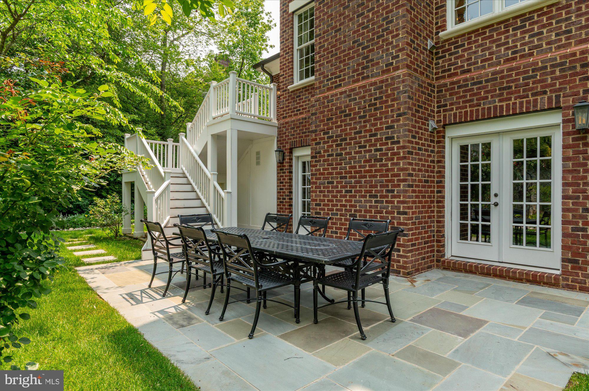LANGLEY FOREST - Residential