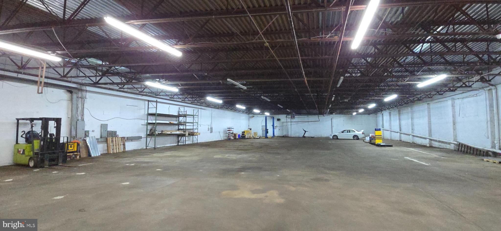 FRANKFORD - Commercial Sale