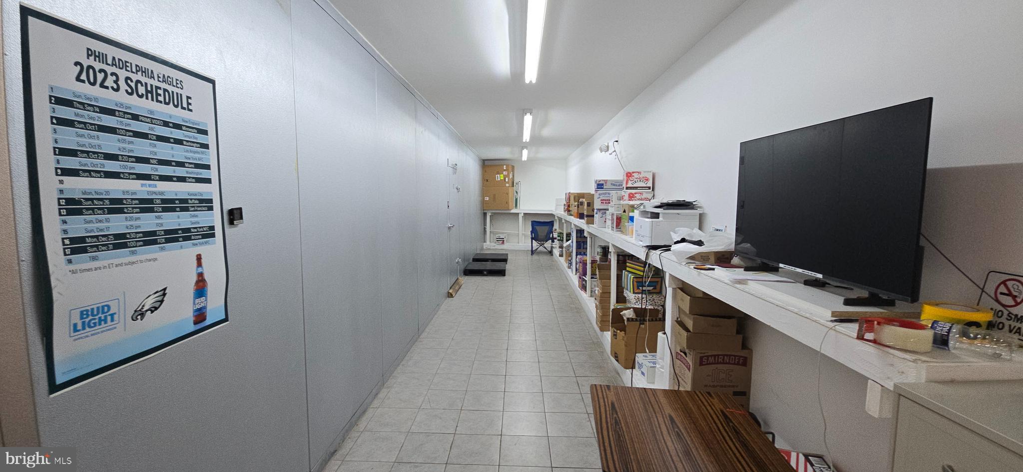 FRANKFORD - Commercial Sale
