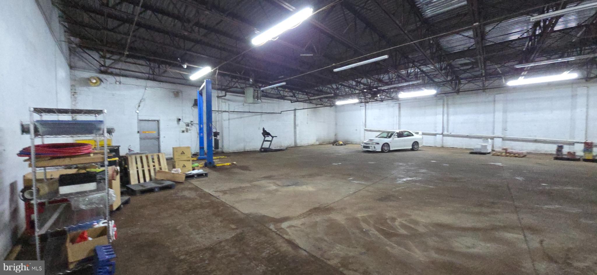 FRANKFORD - Commercial Sale