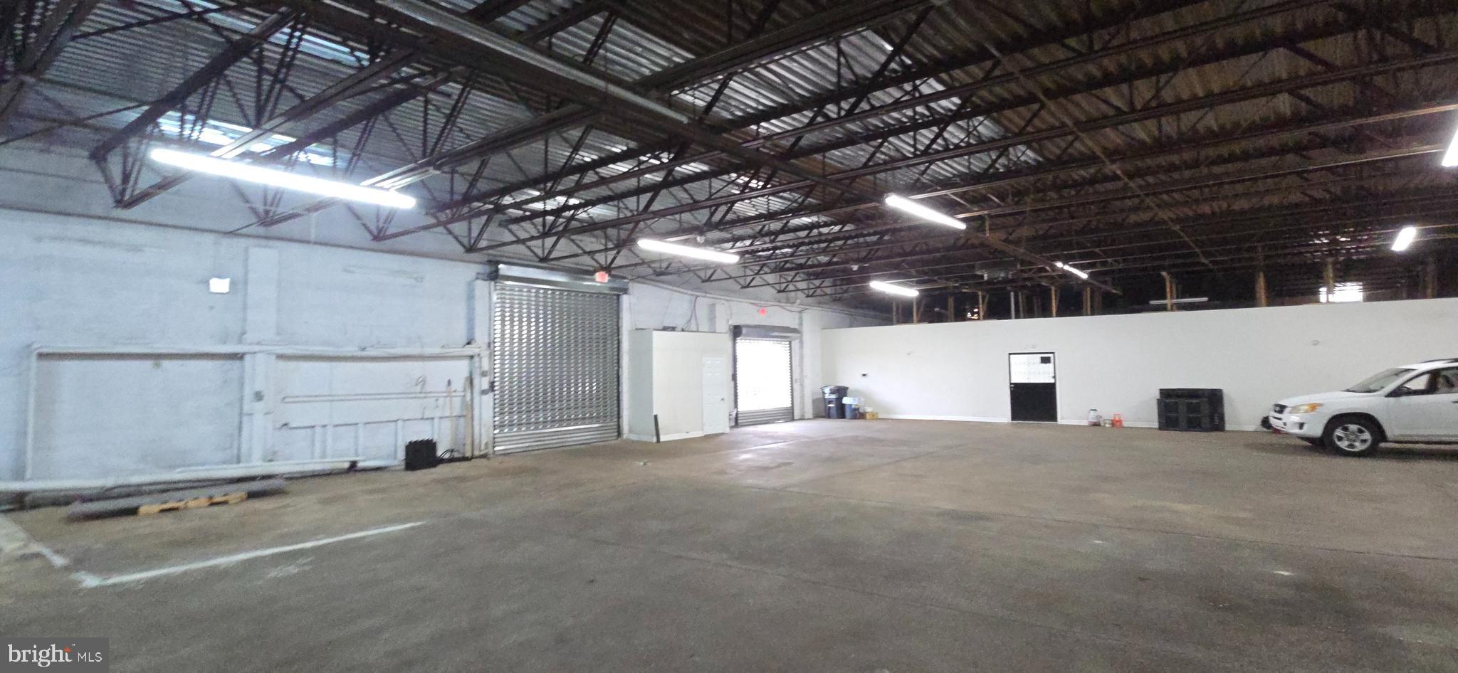 FRANKFORD - Commercial Sale