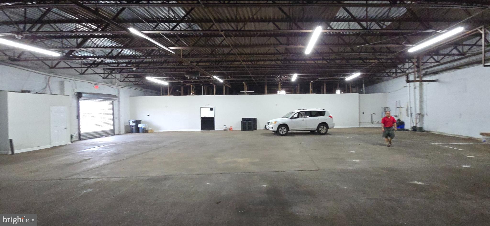 FRANKFORD - Commercial Sale