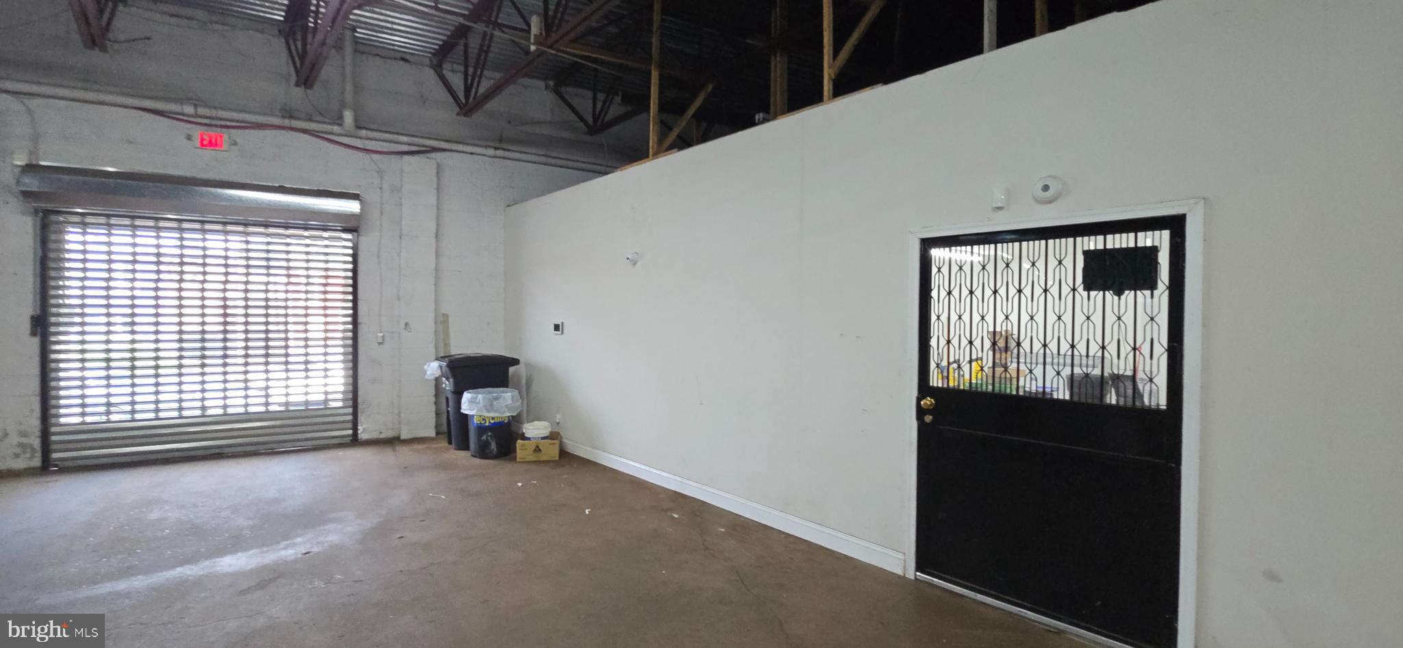 FRANKFORD - Commercial Sale