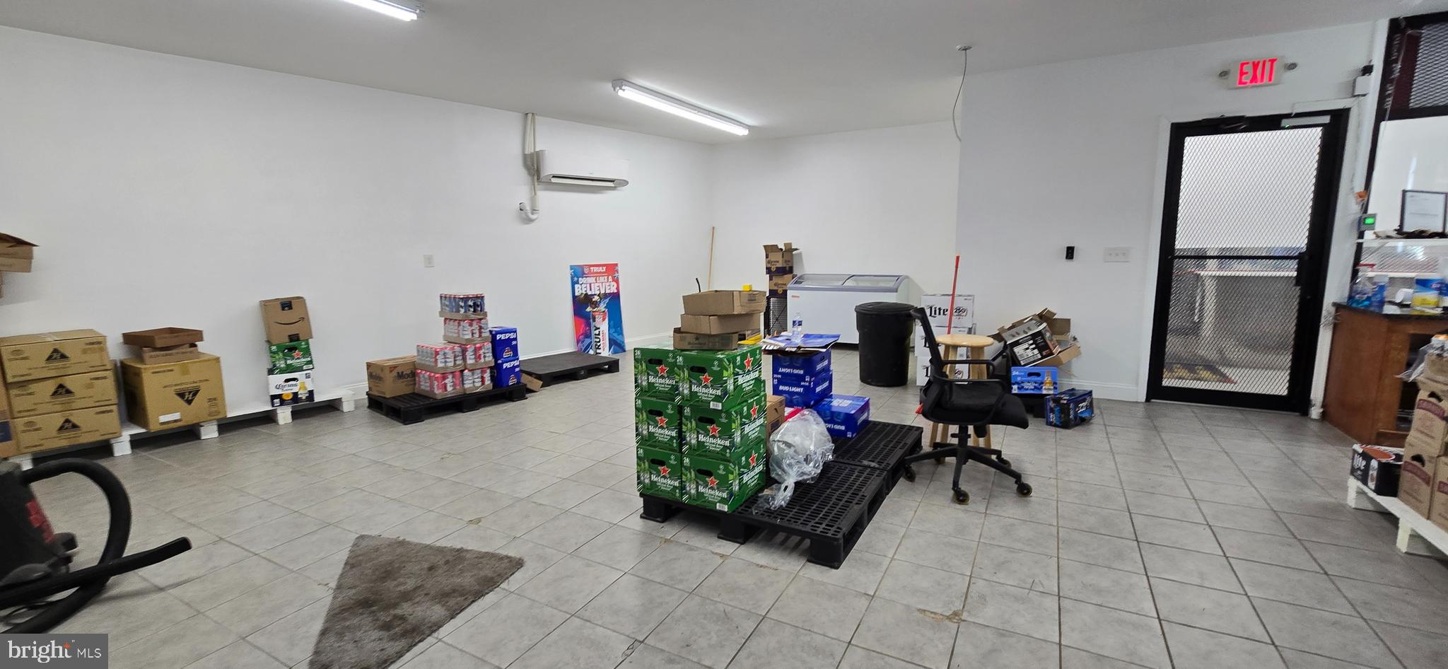 FRANKFORD - Commercial Sale