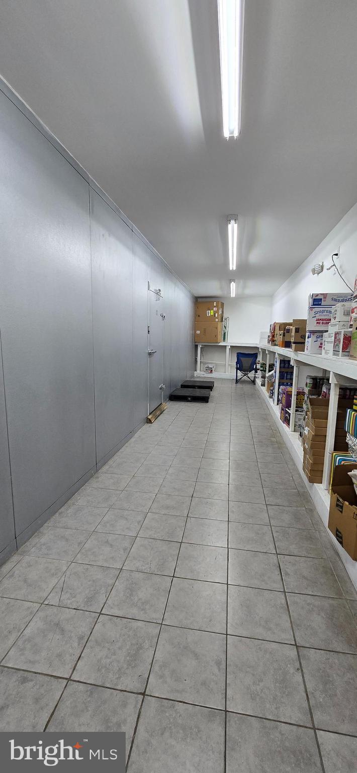 FRANKFORD - Commercial Sale