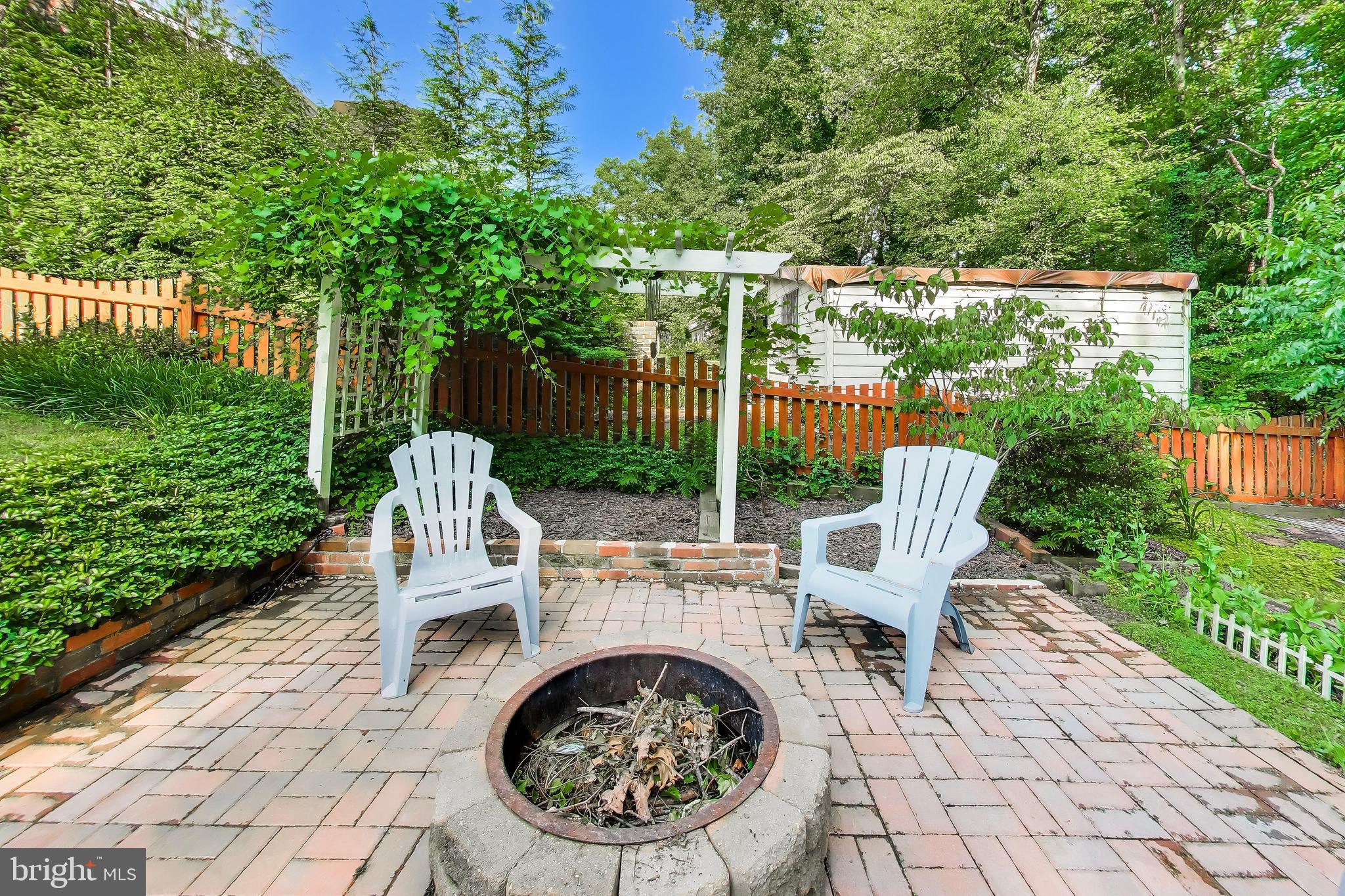 WILLOW WOODS - Residential